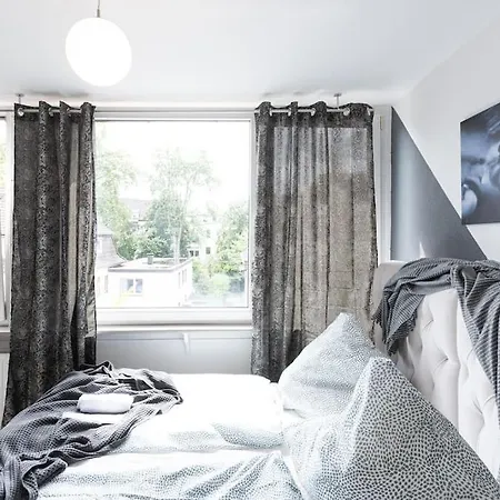 - Nice New York Apartment In The Heart Of Duisburg - Betten & Sofa - 5 Mins Central Station Hbf - Big Tv & Wifi - Exterior foto